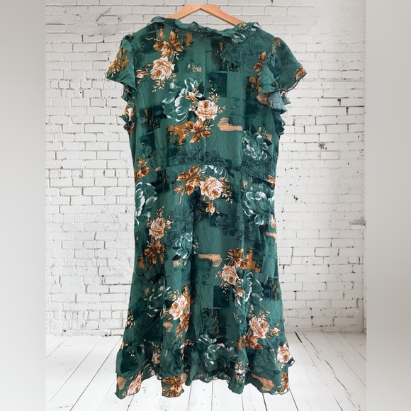 Suzanne Betro Green Floral Faux Wrap Dress 1X New Without Tags - Picture 3 of 3